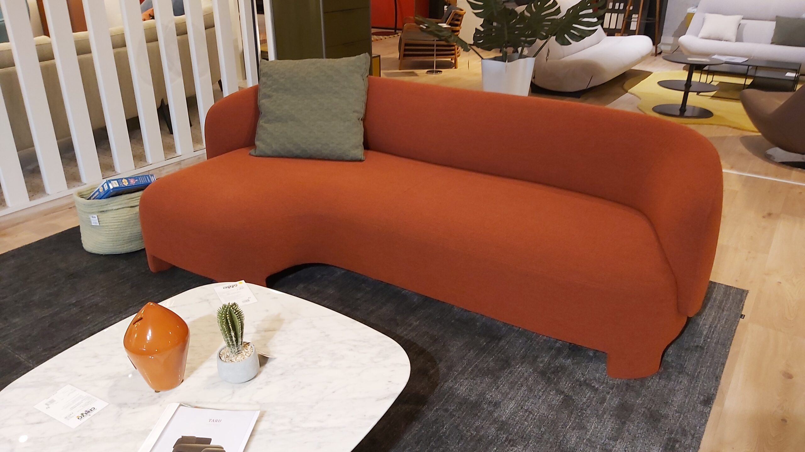 Taru Ligne Roset 1 | Cerezo